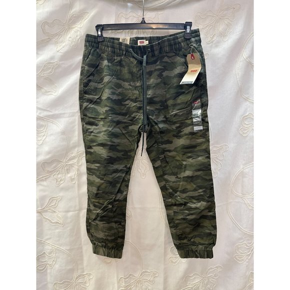 NWT Levi's Green Camo Joggers Large - Picture 1 of 9